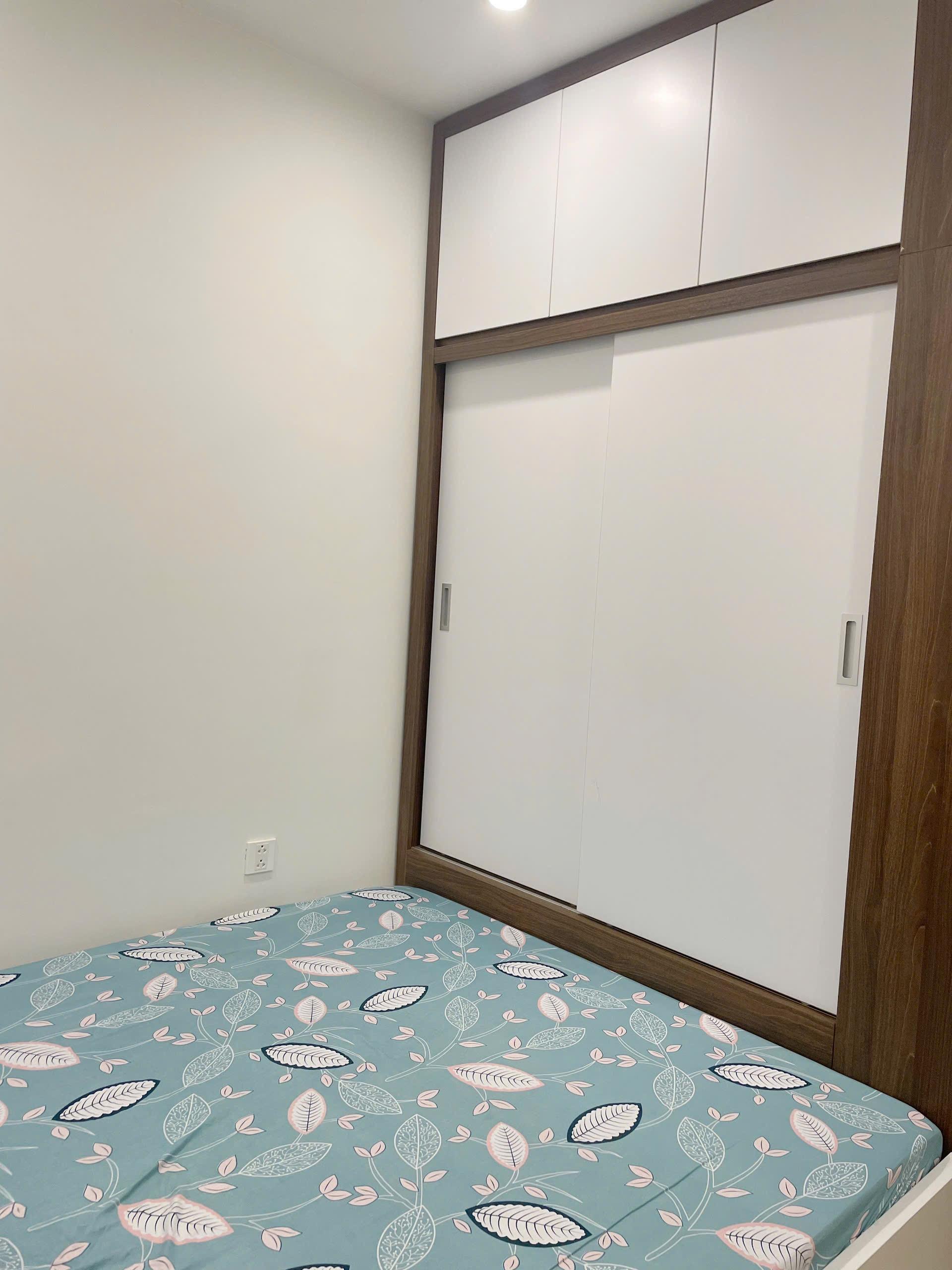 gallery image background