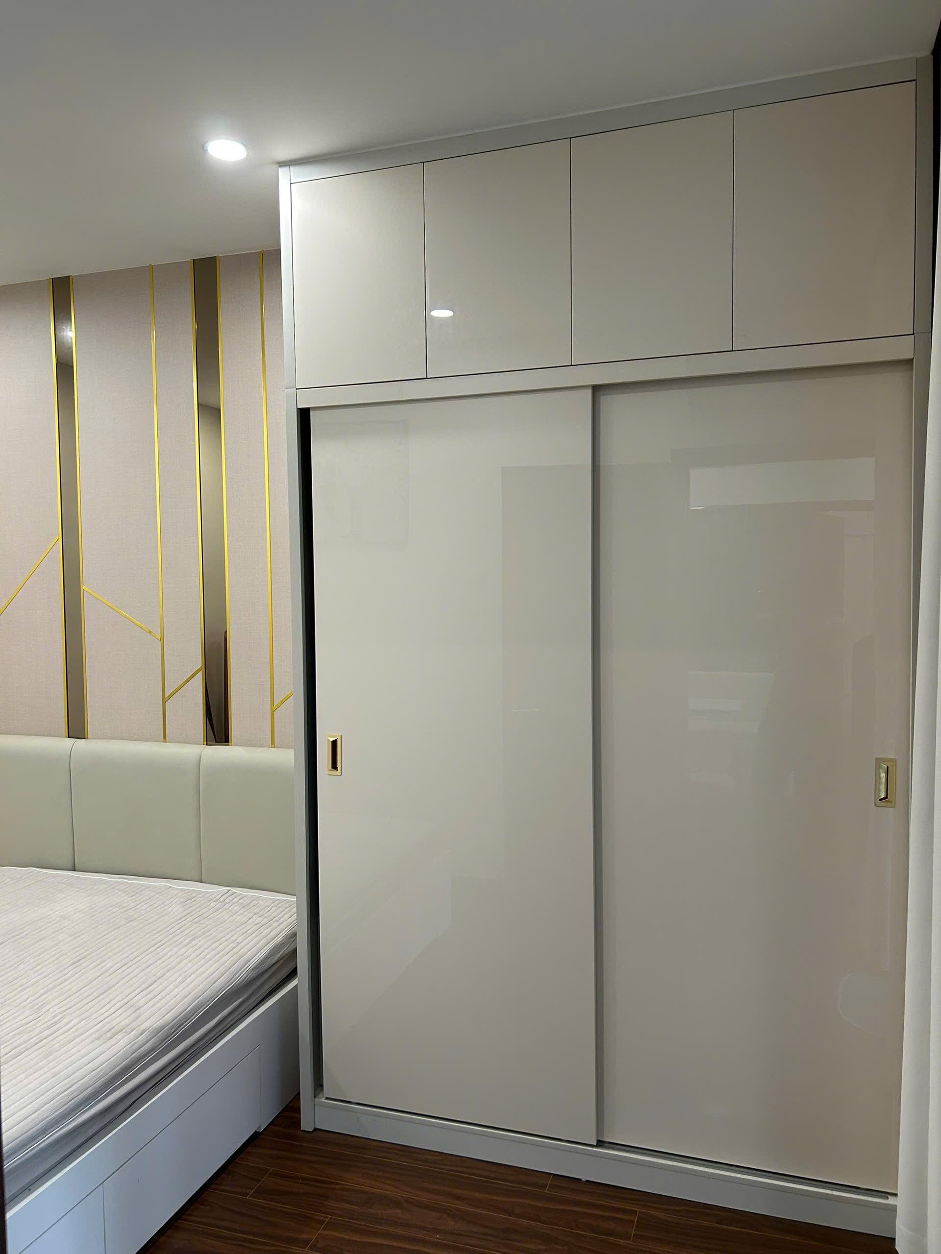 gallery image background