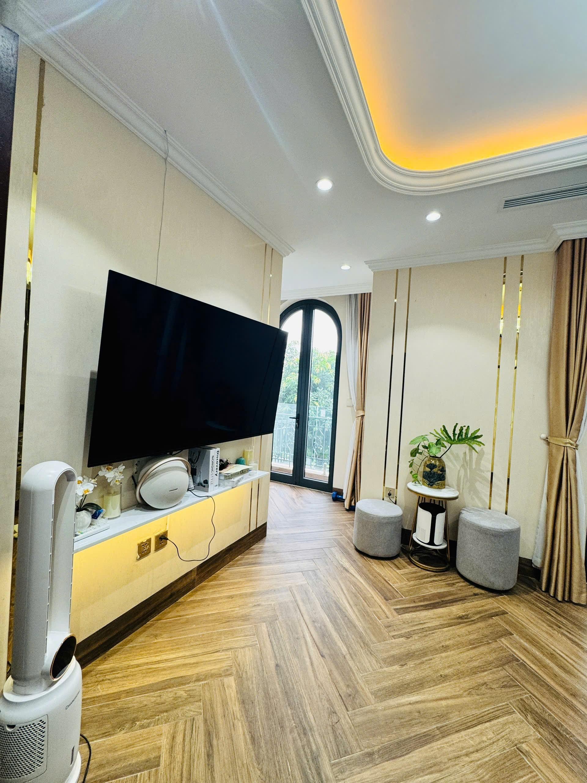 gallery image background