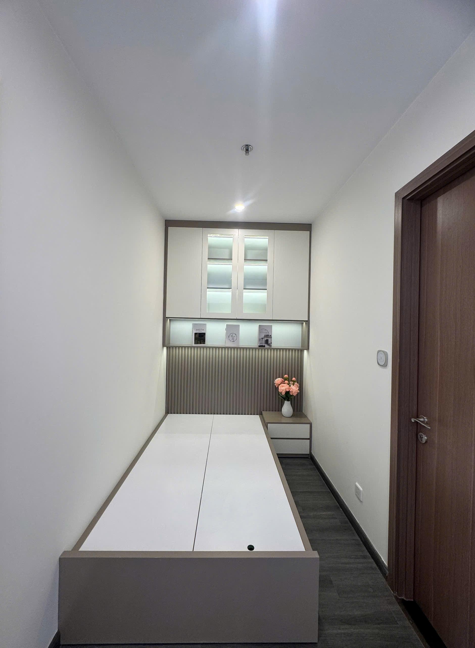 gallery image background