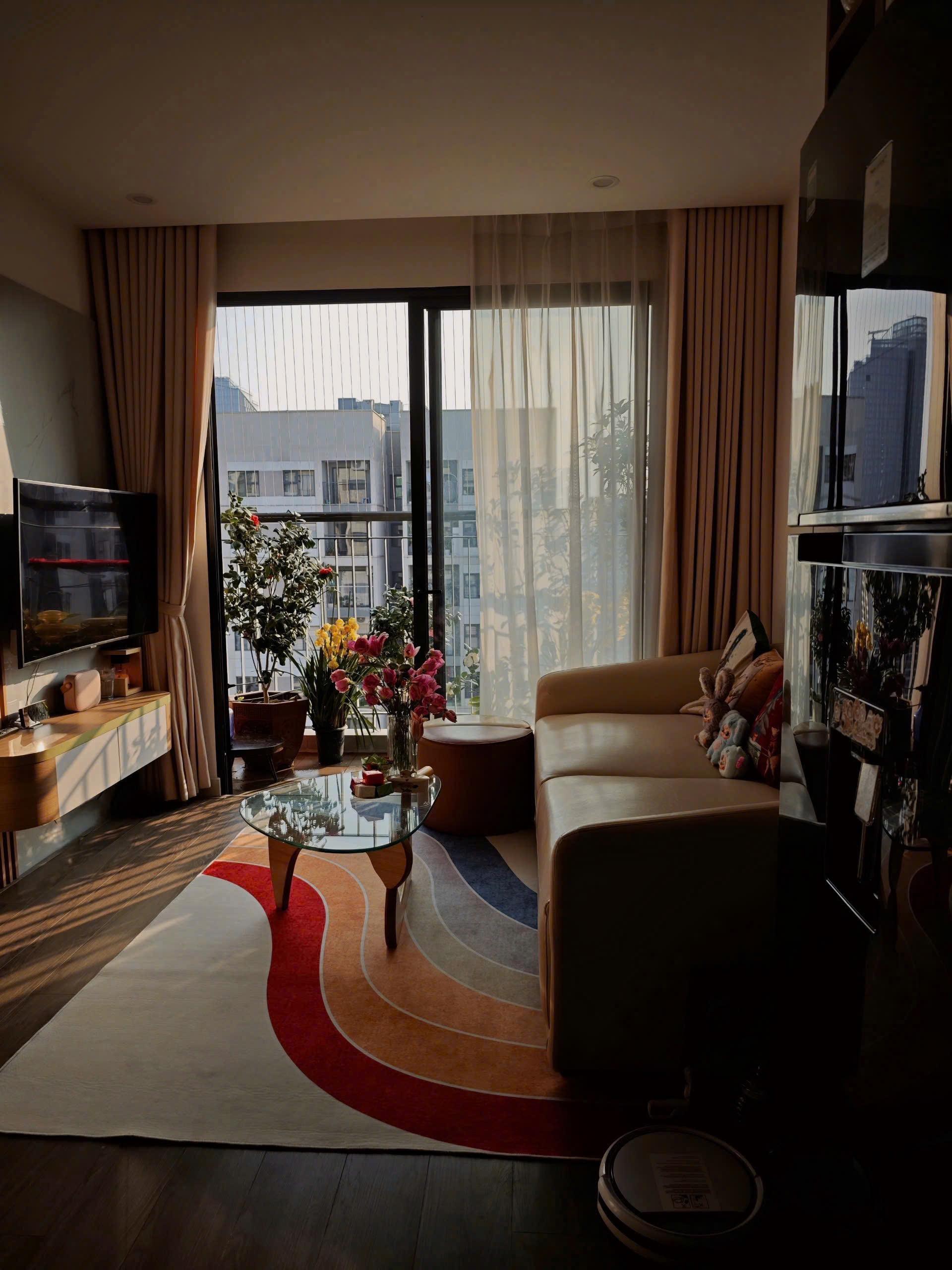 gallery image background