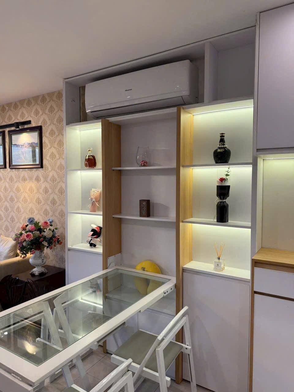 gallery image background