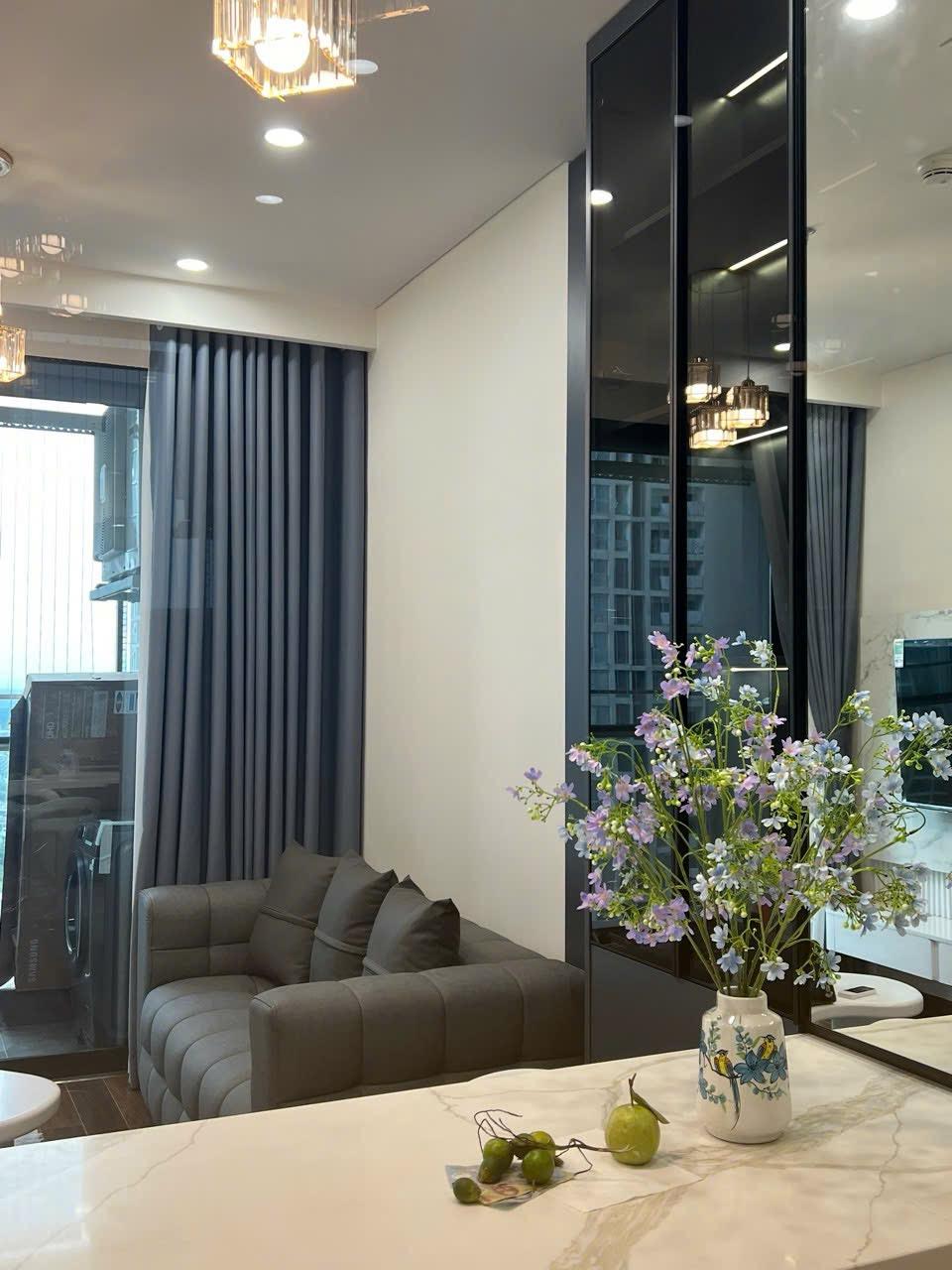 gallery image background