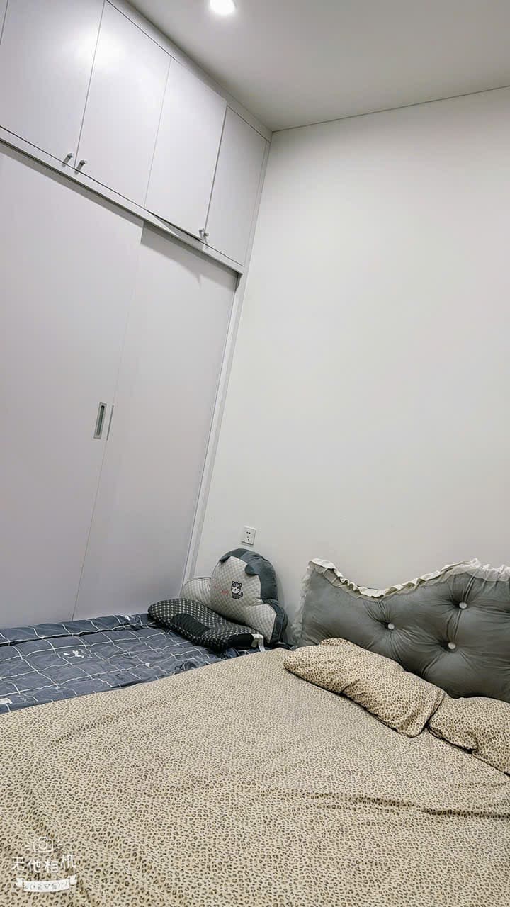 gallery image background