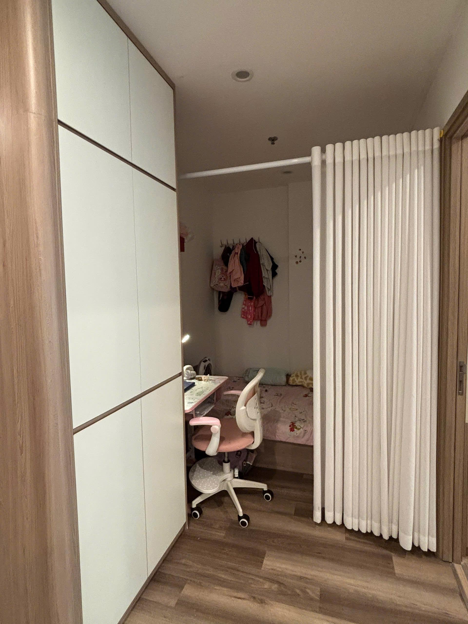 gallery image background