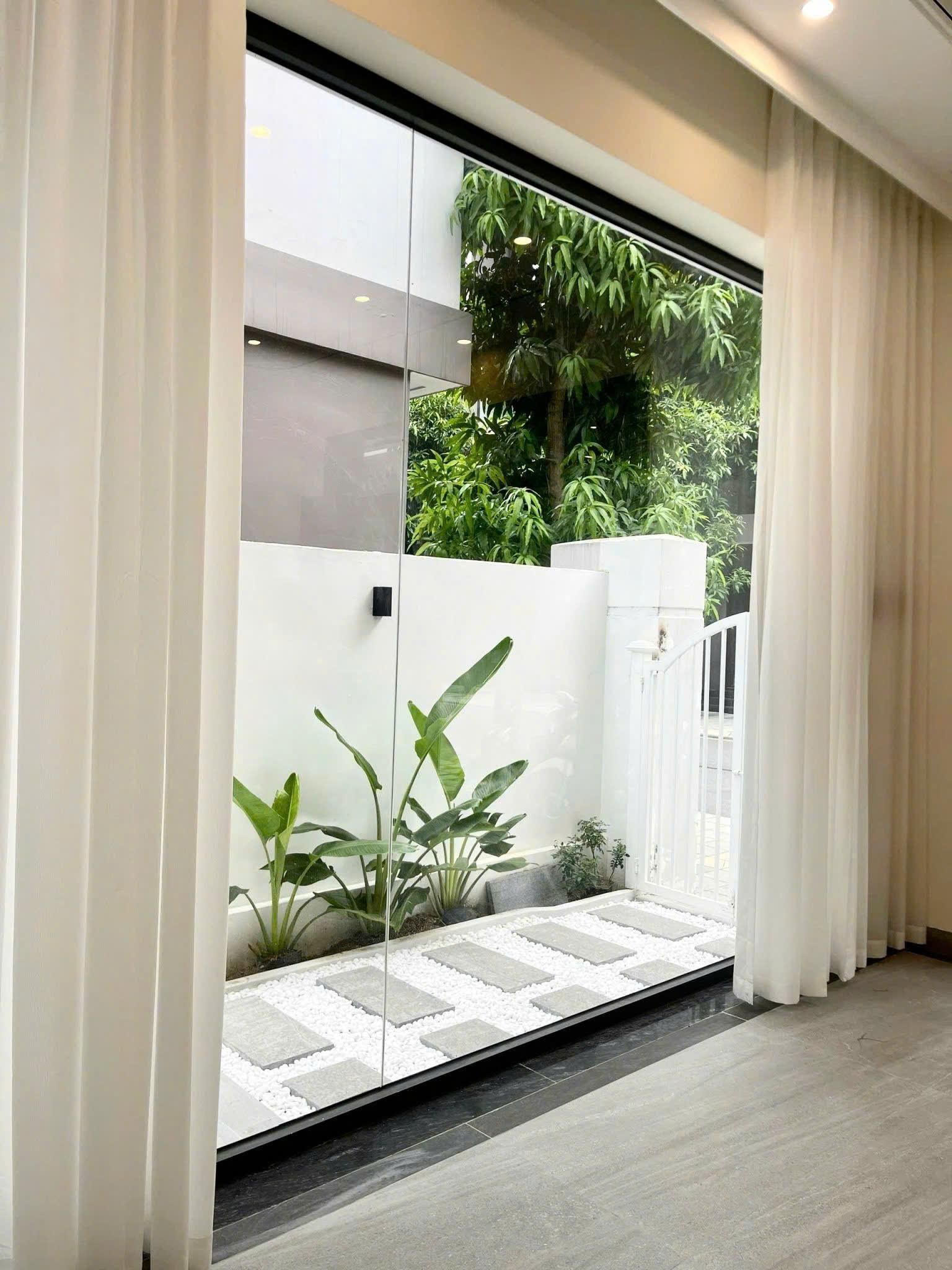 gallery image background