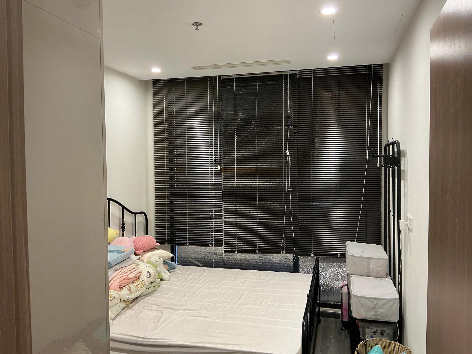 gallery image background