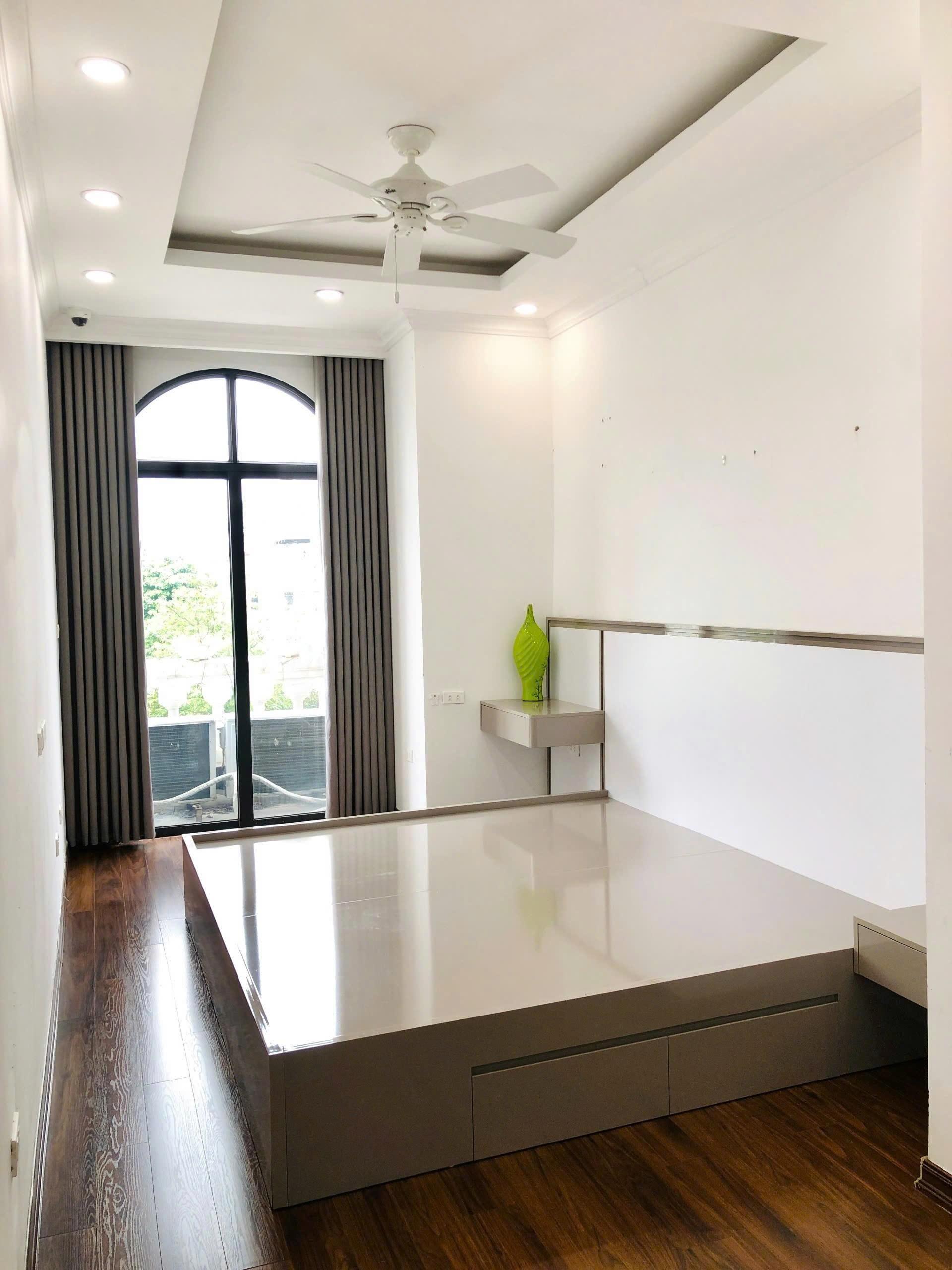 gallery image background