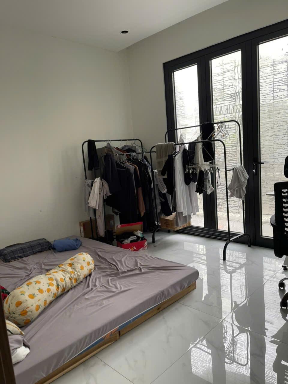 gallery image background