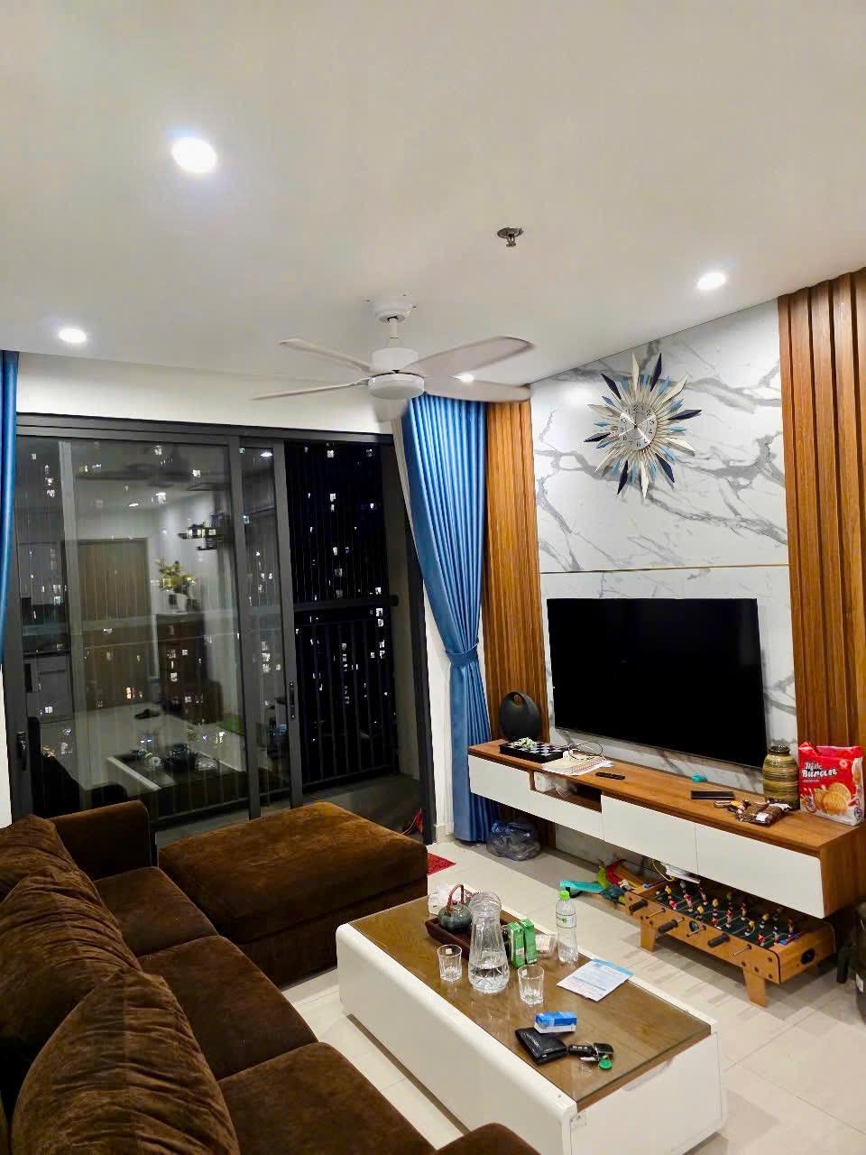 gallery image background