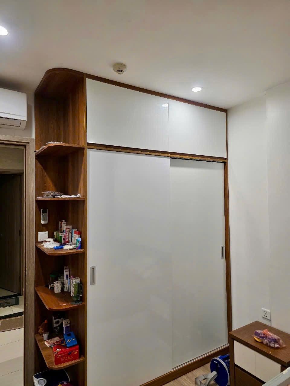 gallery image background