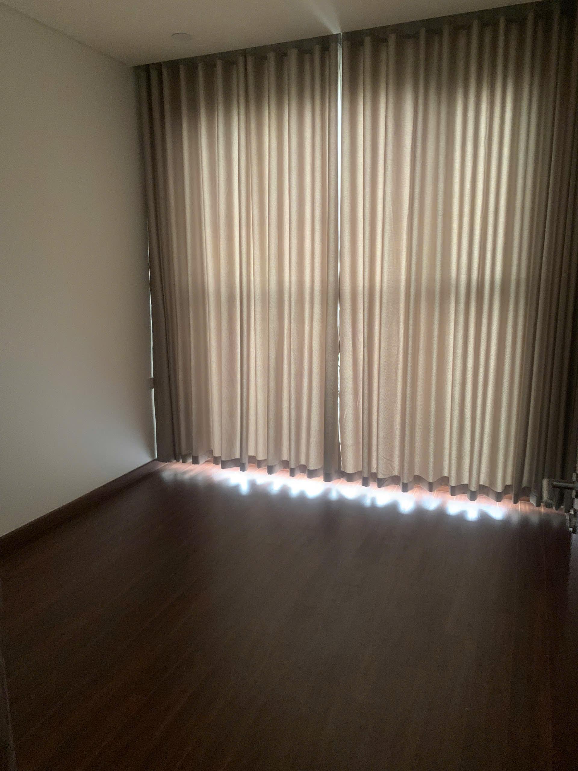 gallery image background