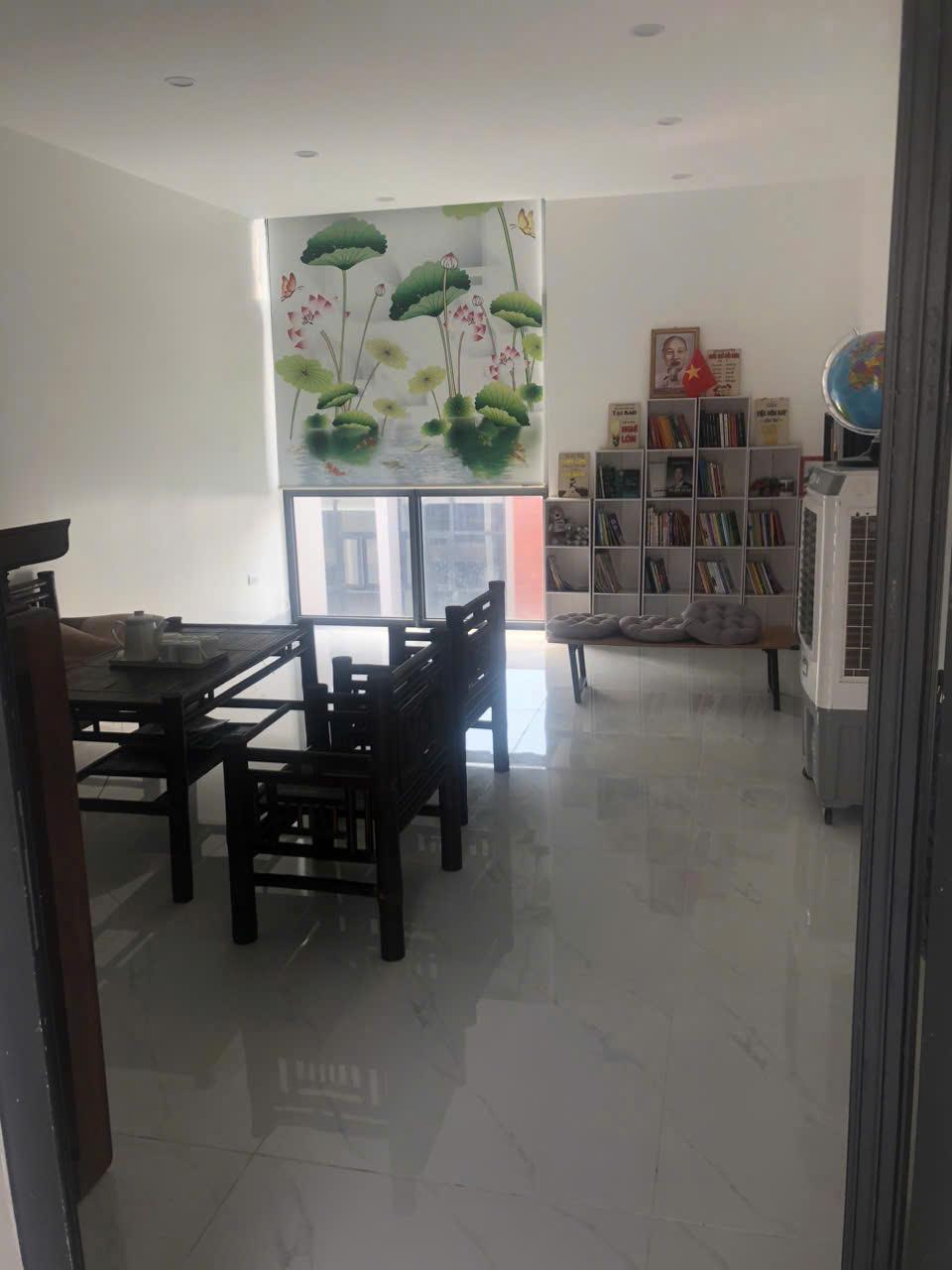 gallery image background