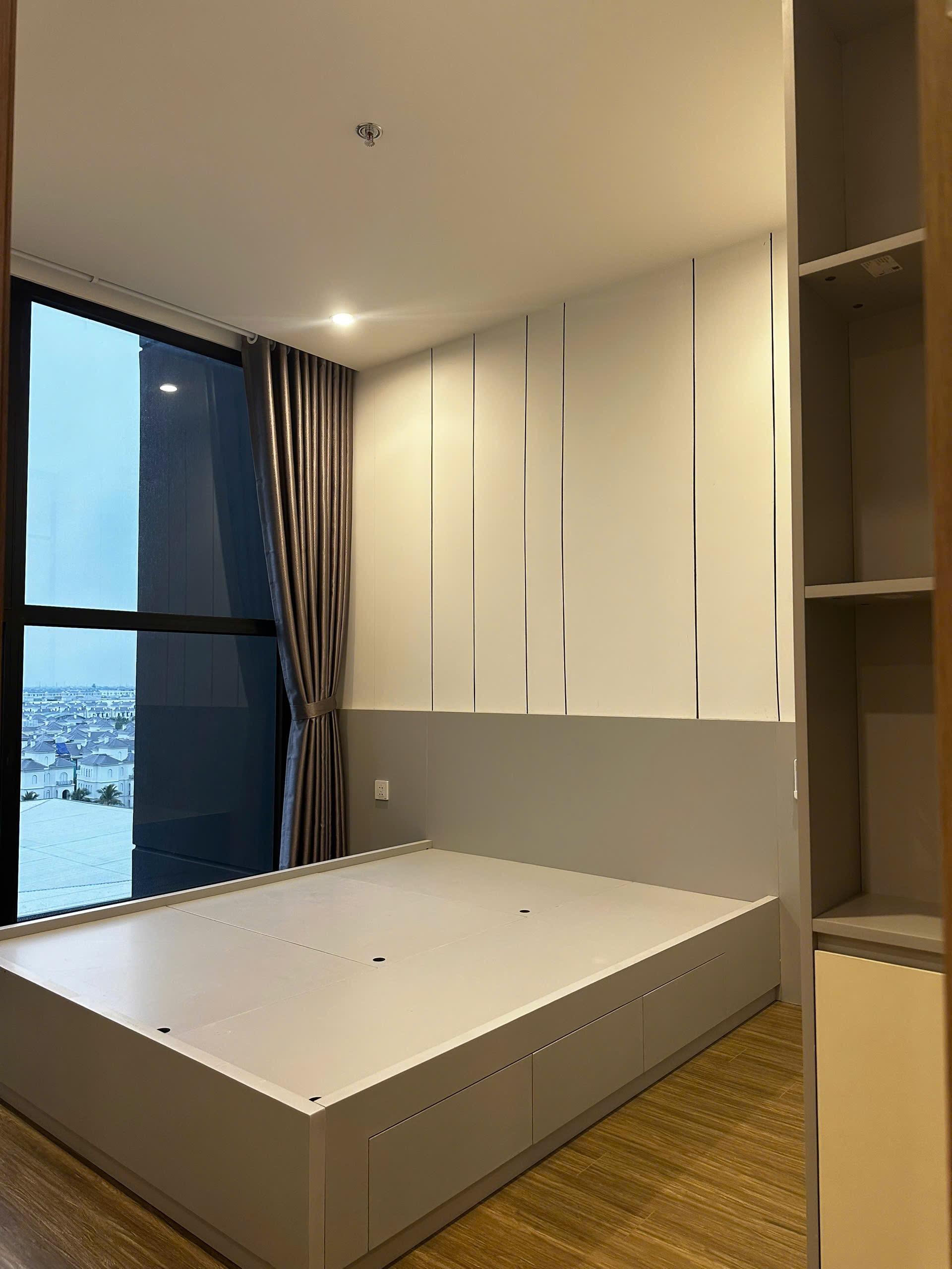 gallery image background