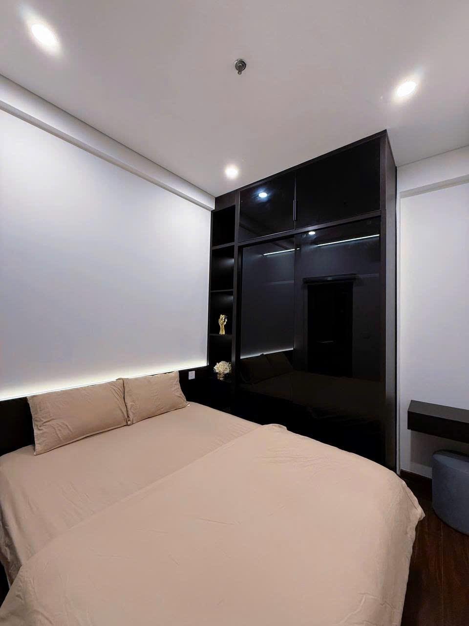 gallery image background