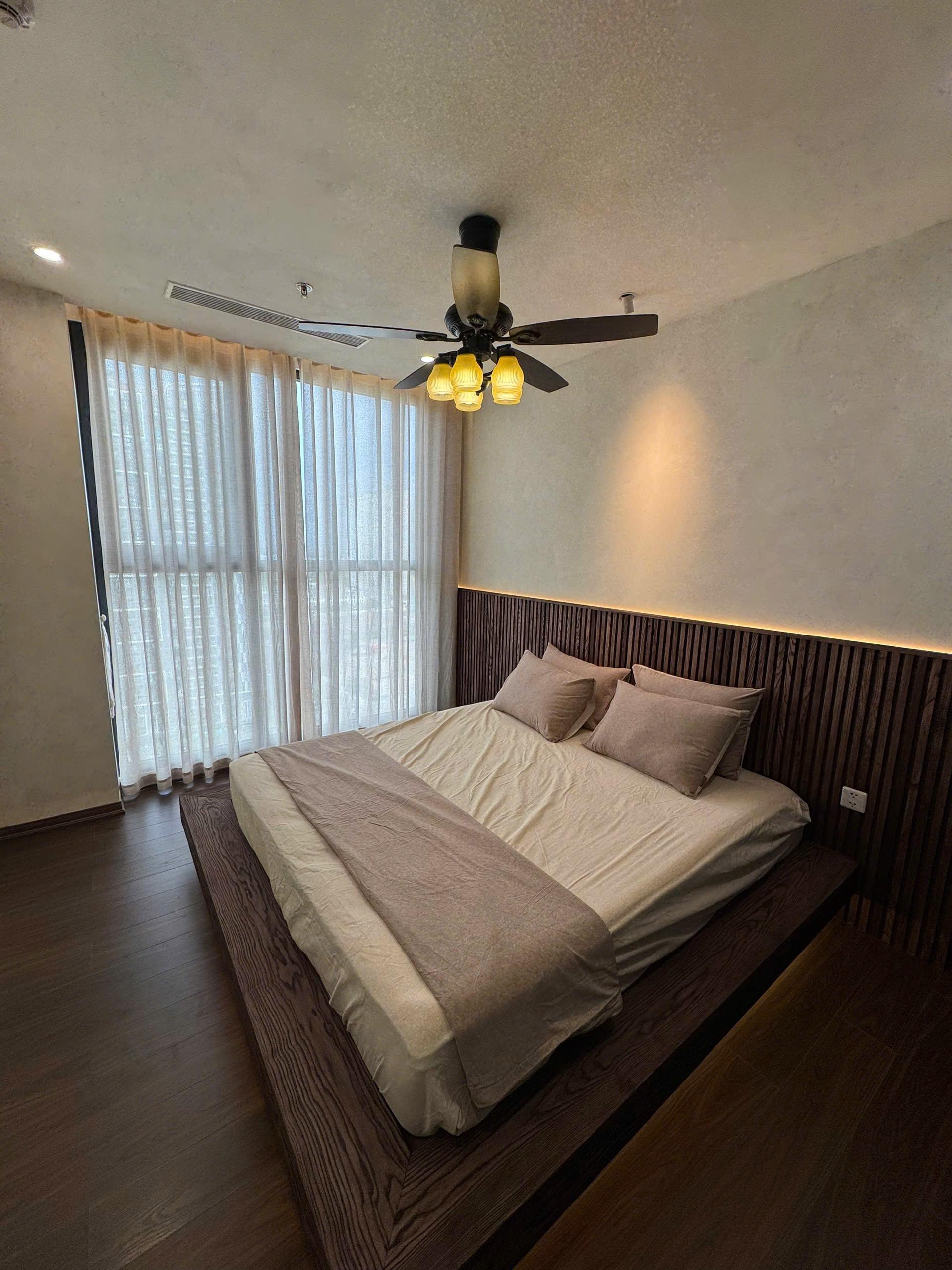 gallery image background