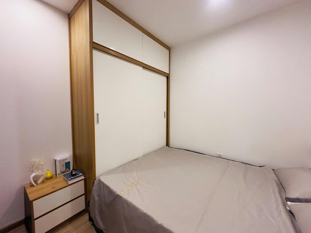 gallery image background