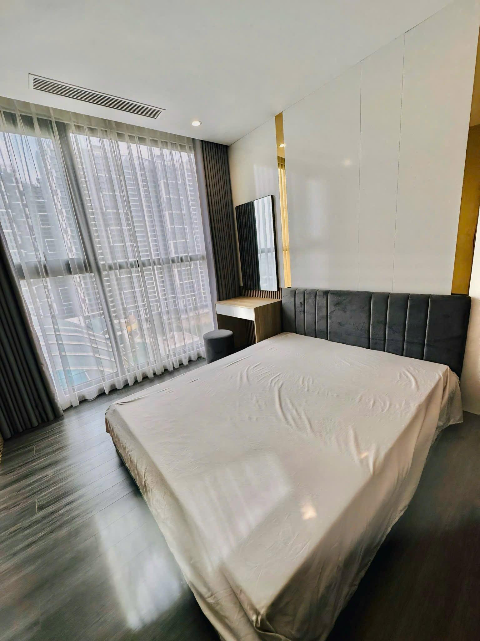 gallery image background