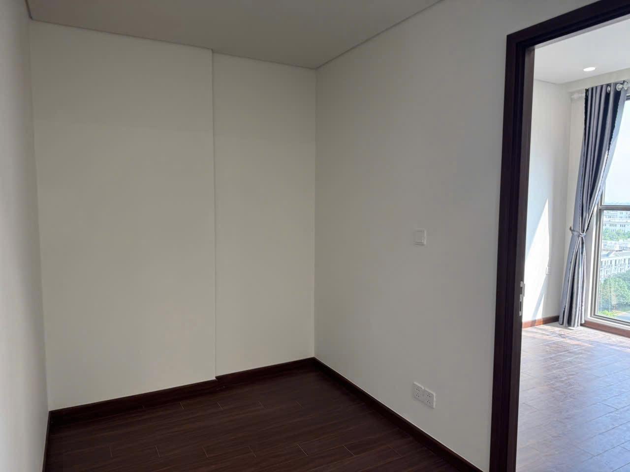 gallery image background