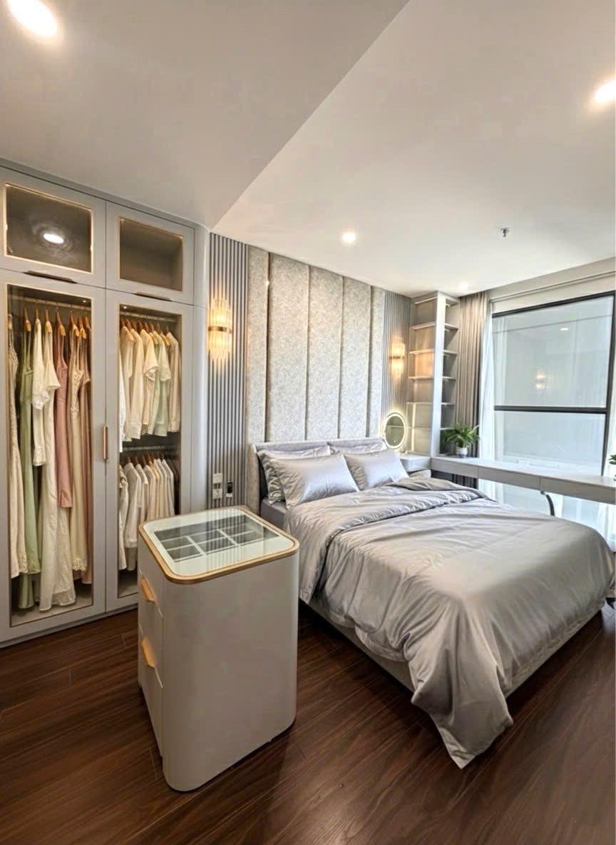 gallery image background