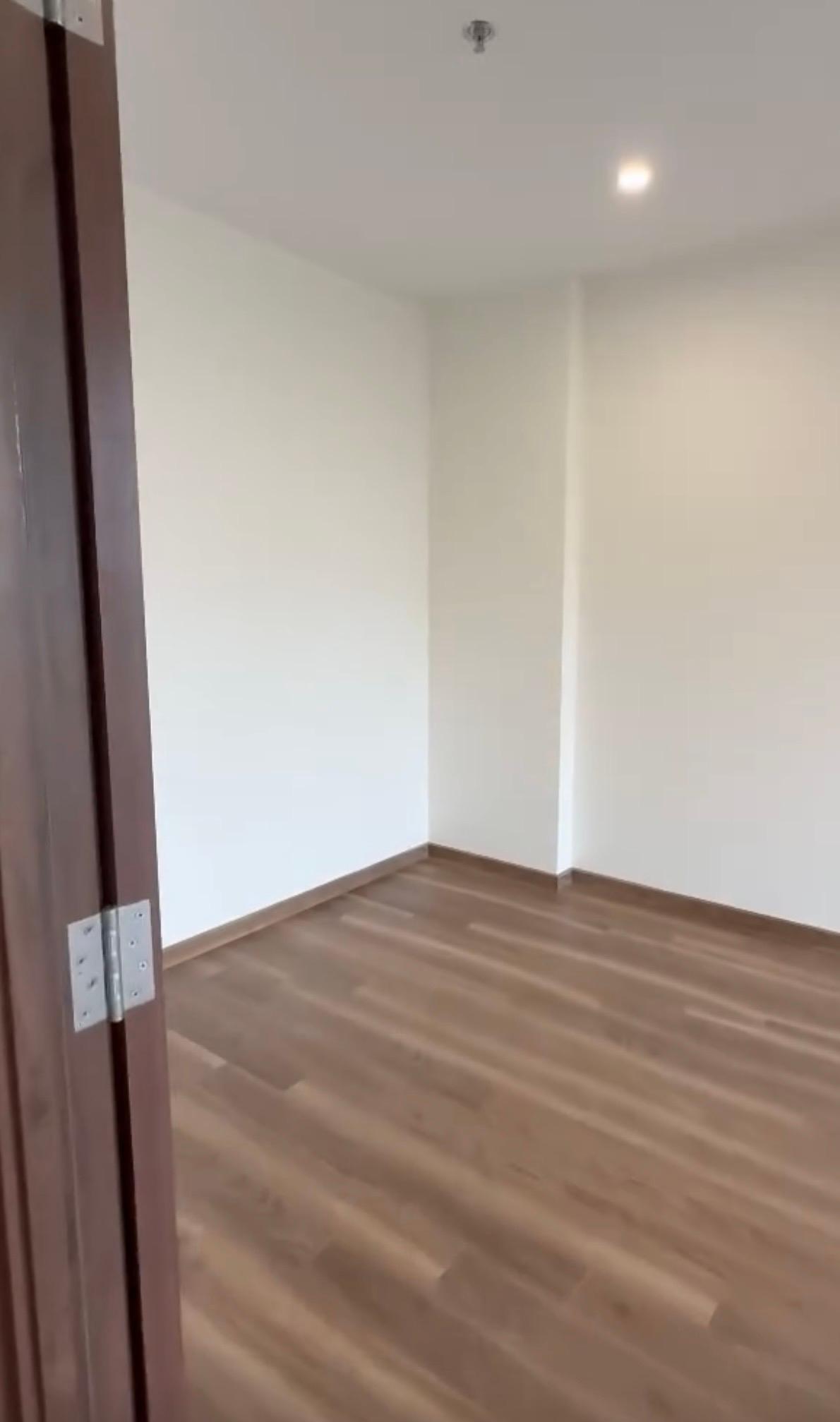 gallery image background